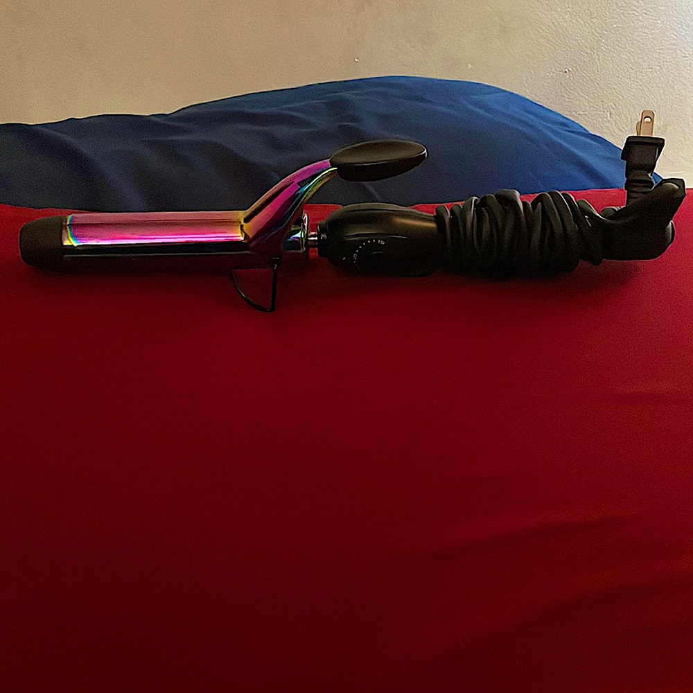 Pro Beauty Tools 1 1/2 inch barrel curling iron, used a few times. Lightly used.